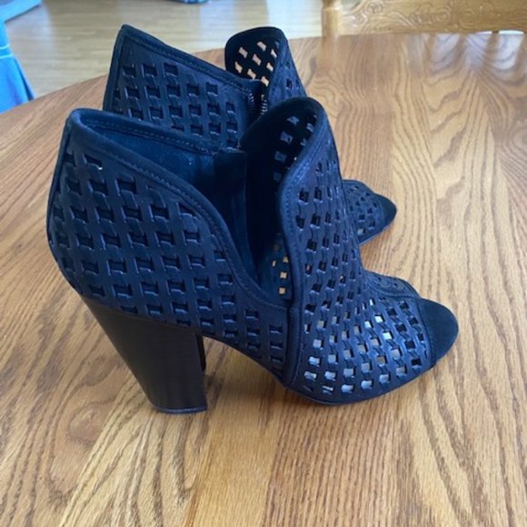 Vince Camuto Korlettan Booties - Picture 7 of 15